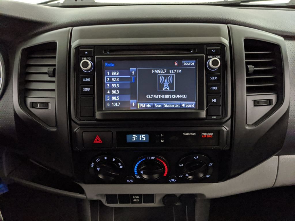 Used 2014 Toyota Tacoma PreRunner image 9