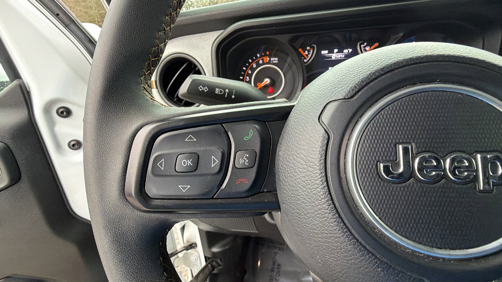 Used 2024 Jeep Gladiator Sport image 27