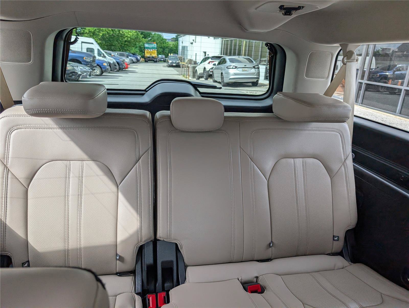 Used 2023 Ford Expedition Max Limited AWD/4WD image 13