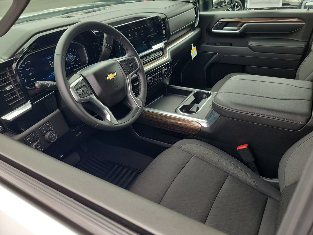 Used 2026 Chevrolet Silverado 2500 LT w/ All Star Edition AWD/4WD image 3