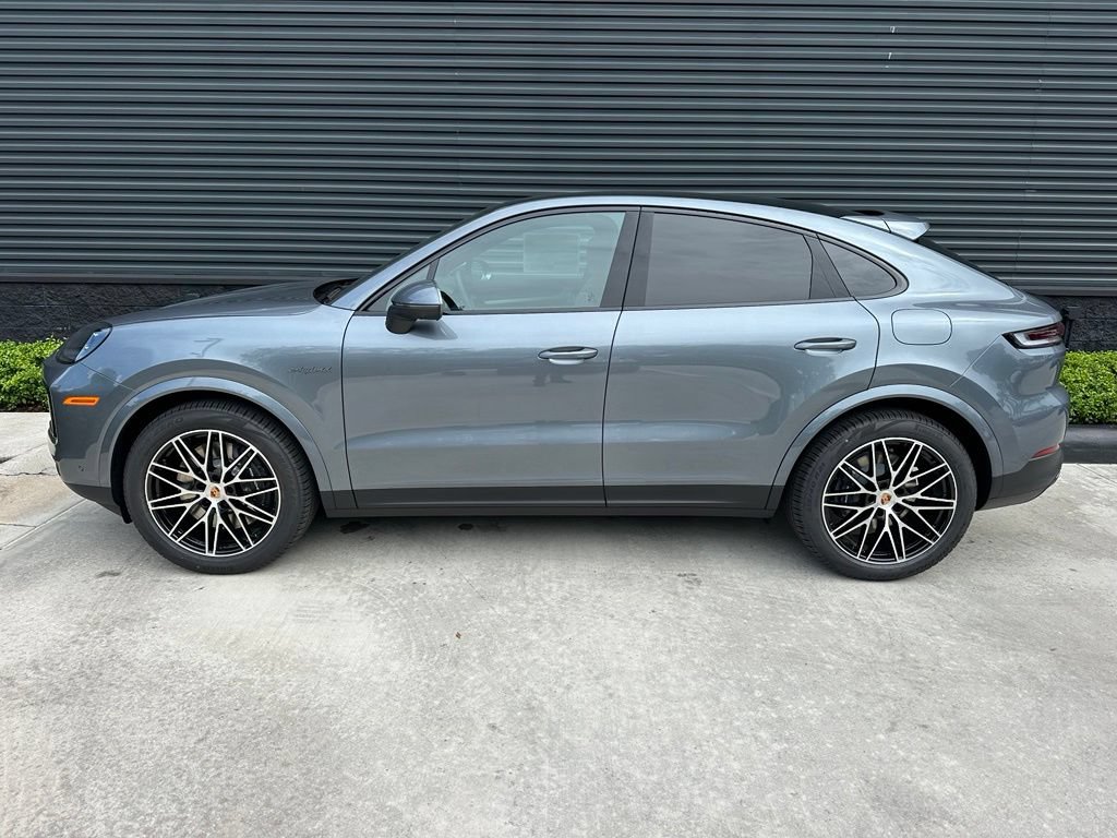 Used 2026 Porsche Cayenne E-Hybrid Coupe AWD/4WD image 2