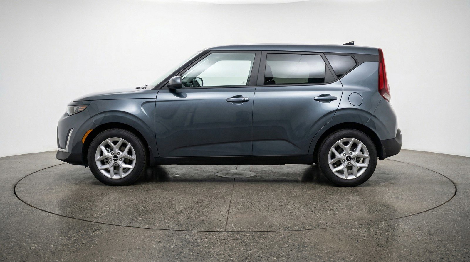 Used 2025 Kia Soul LX w/ LX Technology Package image 5