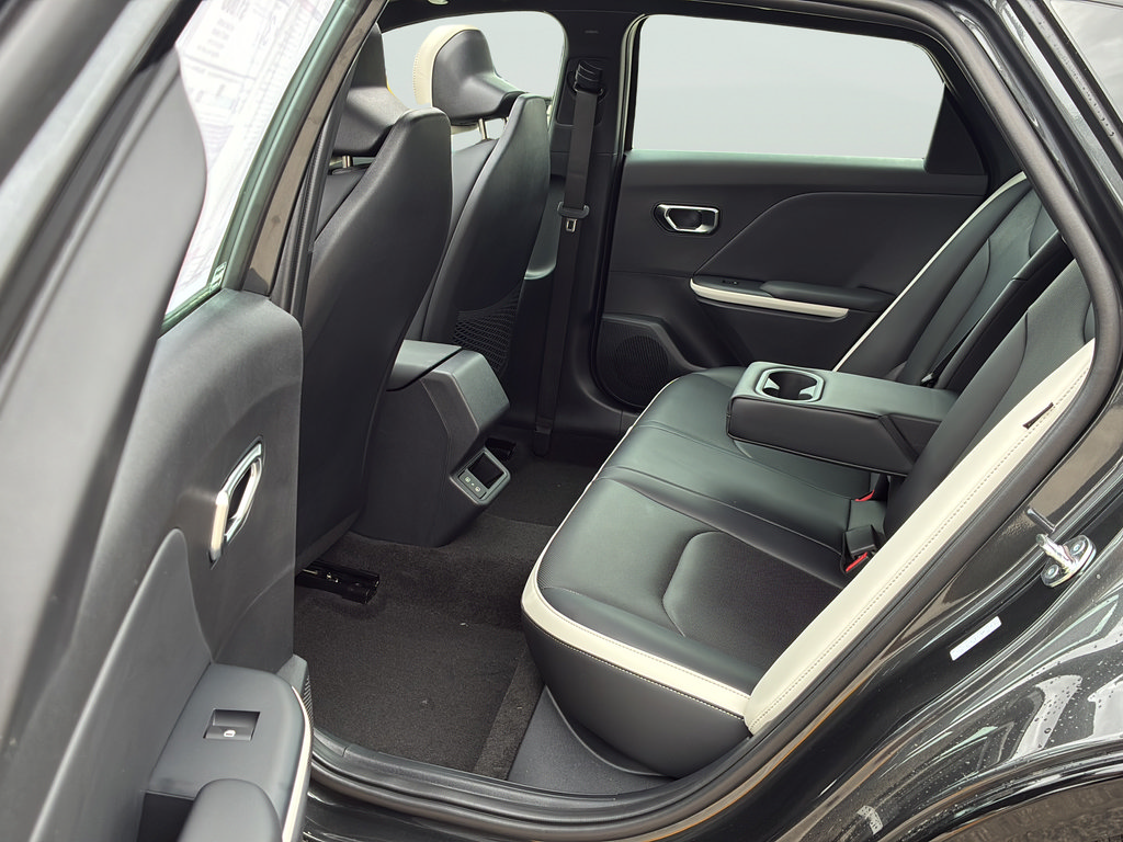 New 2026 Kia K4 GT-Line w/ GT-Line Premium Package FWD image 16