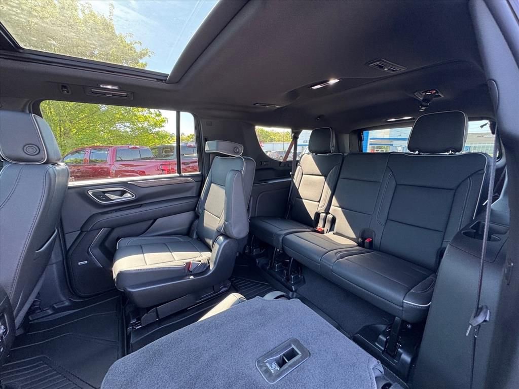 Used 2024 Chevrolet Suburban Premier w/ Premium Package image 14