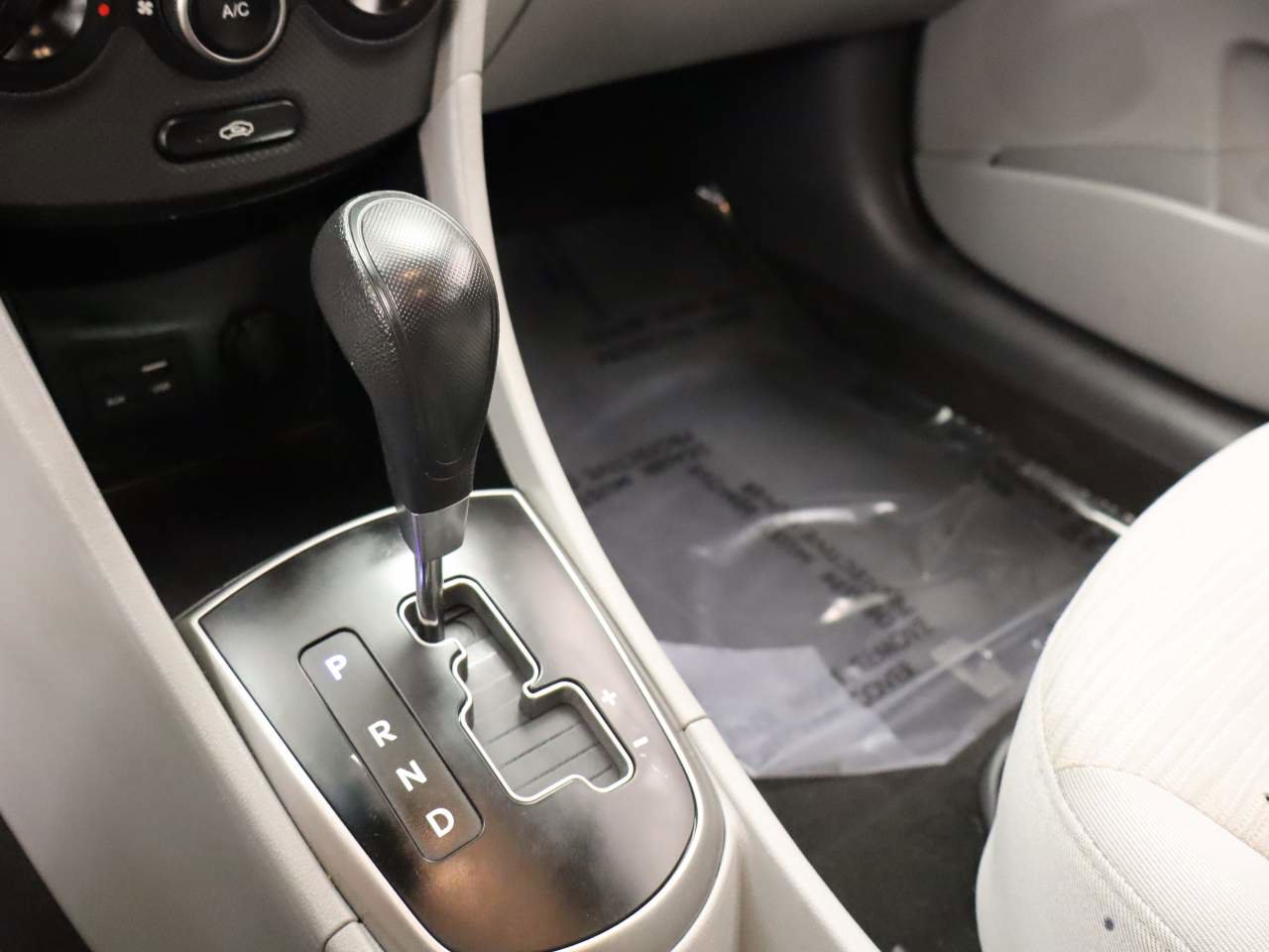 Used 2017 Hyundai Accent SE FWD image 9