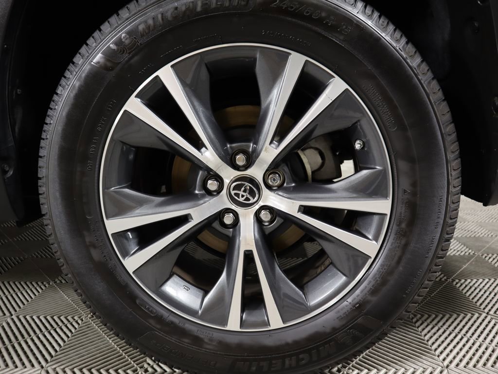 Used 2016 Toyota Highlander XLE image 33