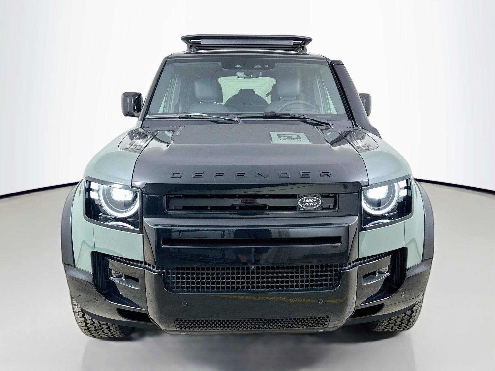 New 2026 Land Rover Defender 110 Trophy Edition AWD/4WD image 2