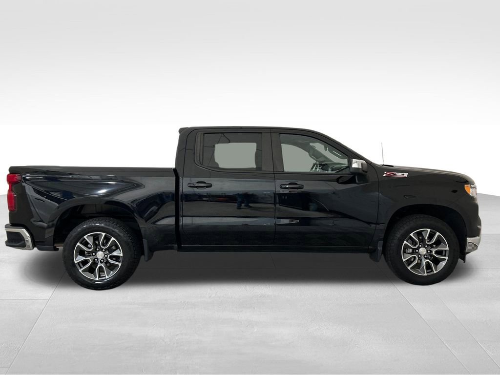 Used 2022 Chevrolet Silverado 1500 LT w/ Z71 Off-Road Package image 7