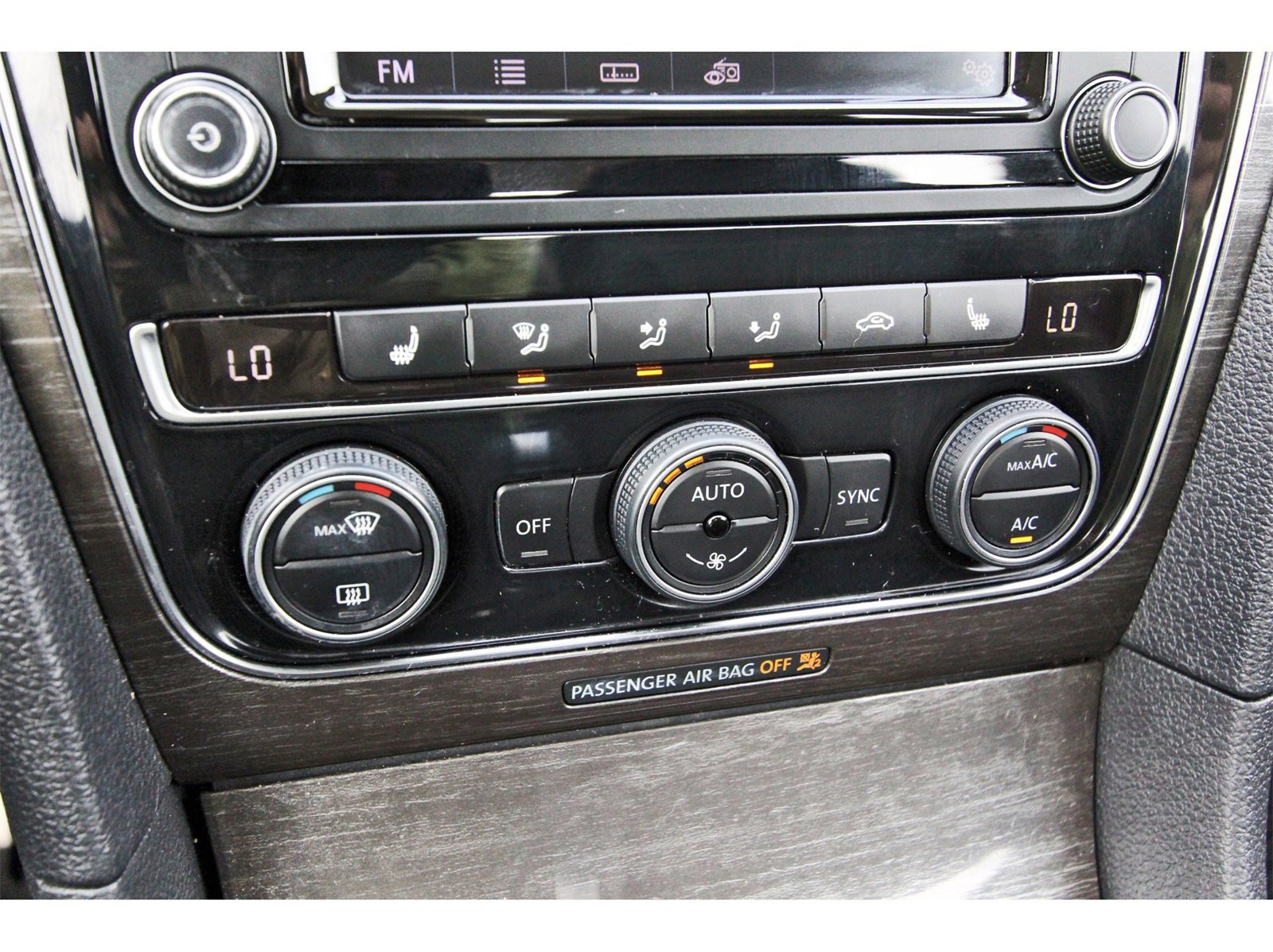 Used 2016 Volkswagen Passat 1.8T SE image 25