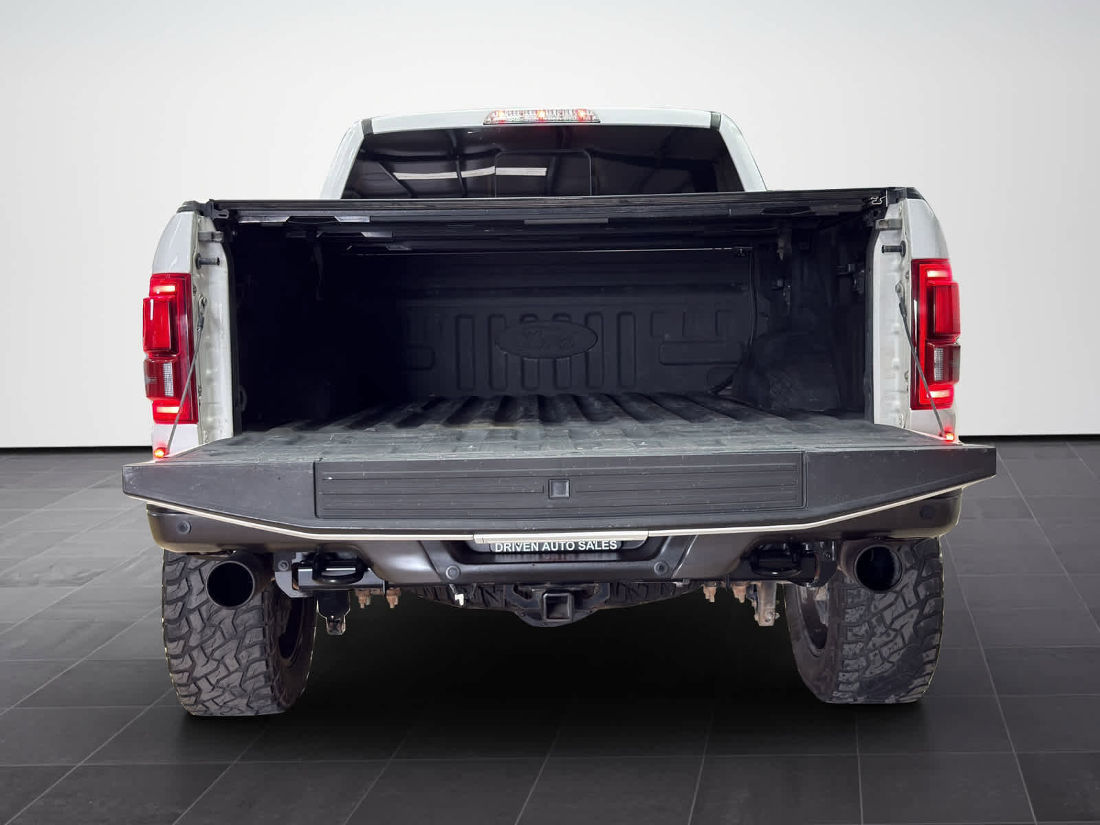 Used 2018 Ford F150 Raptor w/ Equipment Group 802A Luxury image 7