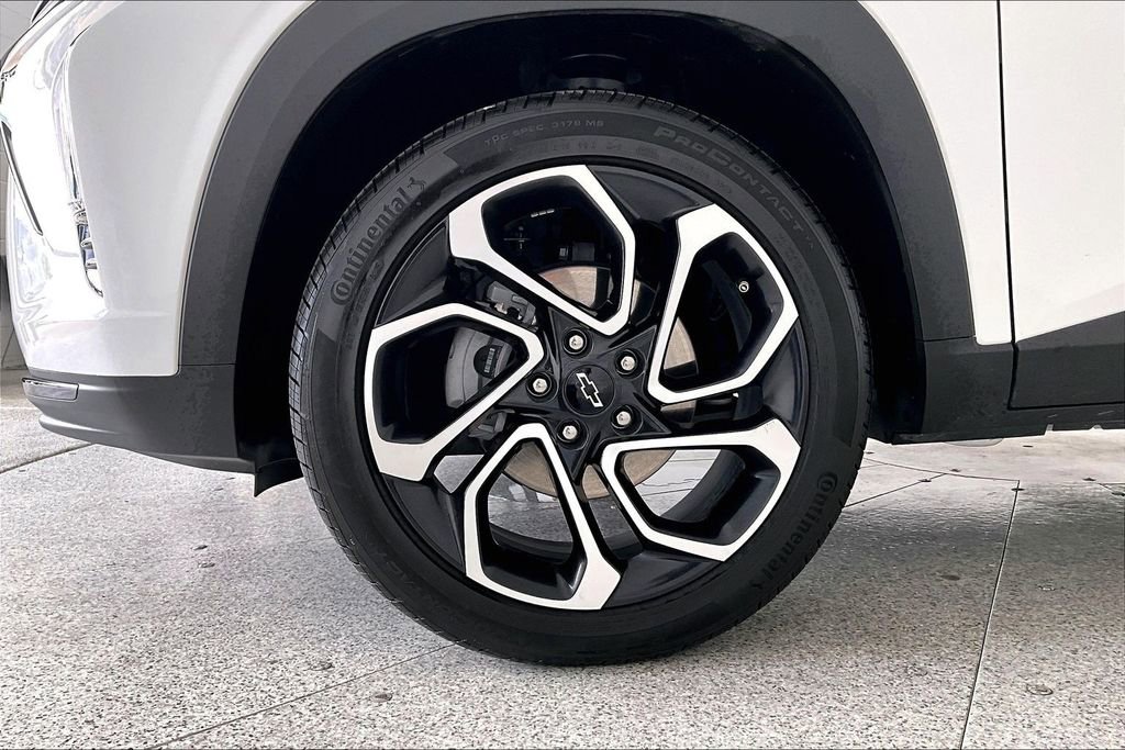 Used 2025 Chevrolet Trax RS w/ Driver Confidence Package image 11