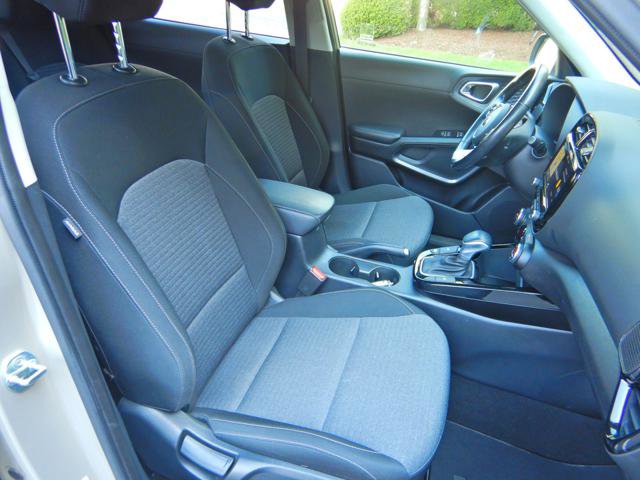 Used 2020 Kia Soul EX image 18