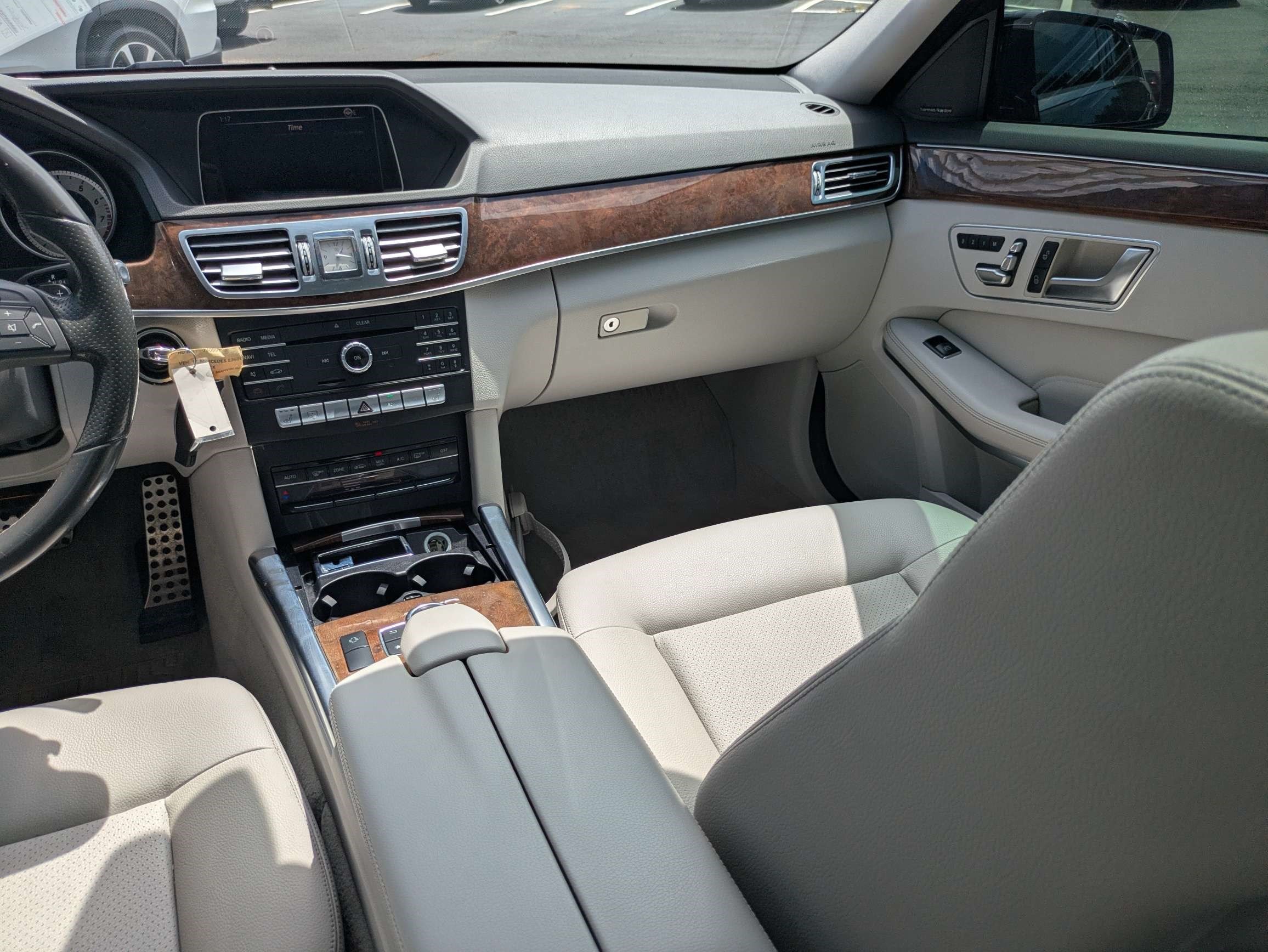 Used 2016 Mercedes-Benz E 350 Sedan image 24