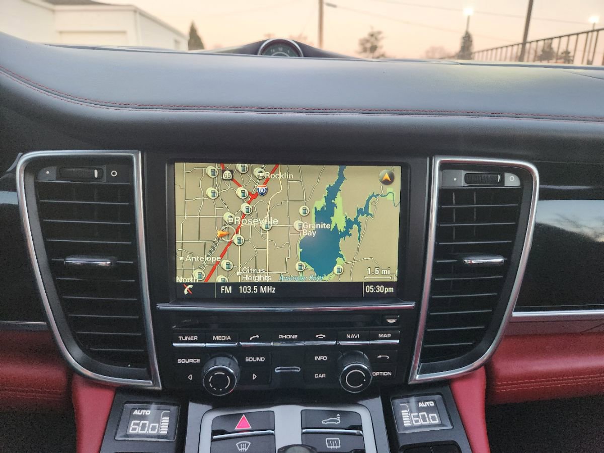 Used 2014 Porsche Panamera 4 image 14