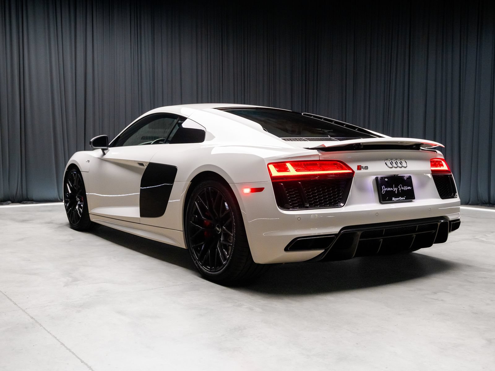 Used 2018 Audi R8 V10 w/ 20" Wheel Package RWD image 6