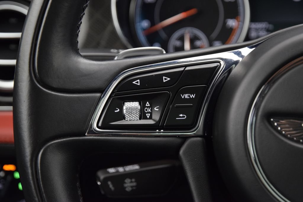 Used 2020 Bentley Bentayga Design Series AWD/4WD image 24