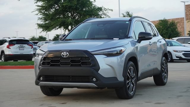 Used 2026 Toyota Corolla Cross XLE FWD image 3