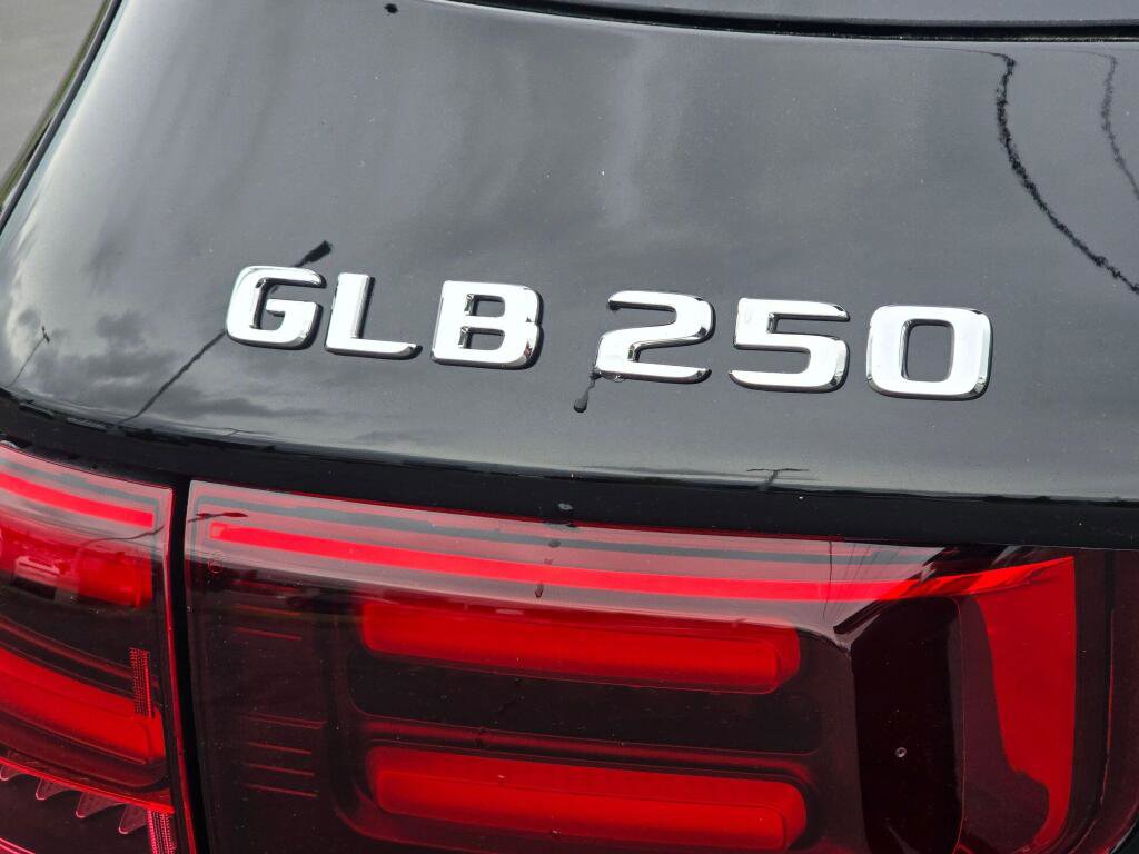New 2026 Mercedes-Benz GLB 250 4MATIC image 33