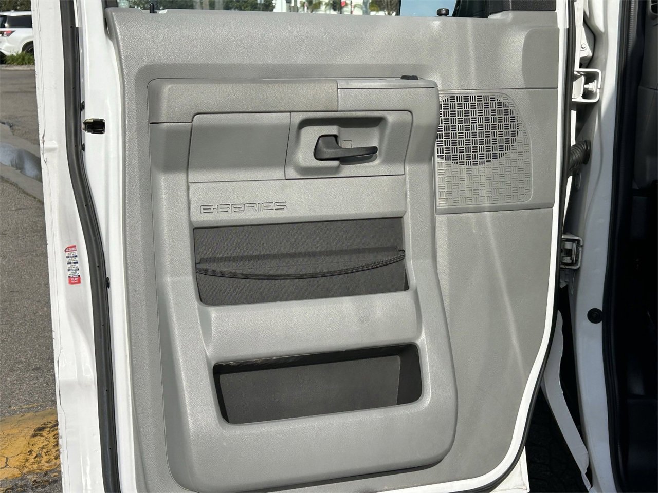 Used 2014 Ford E-250 and Econoline 250 image 17