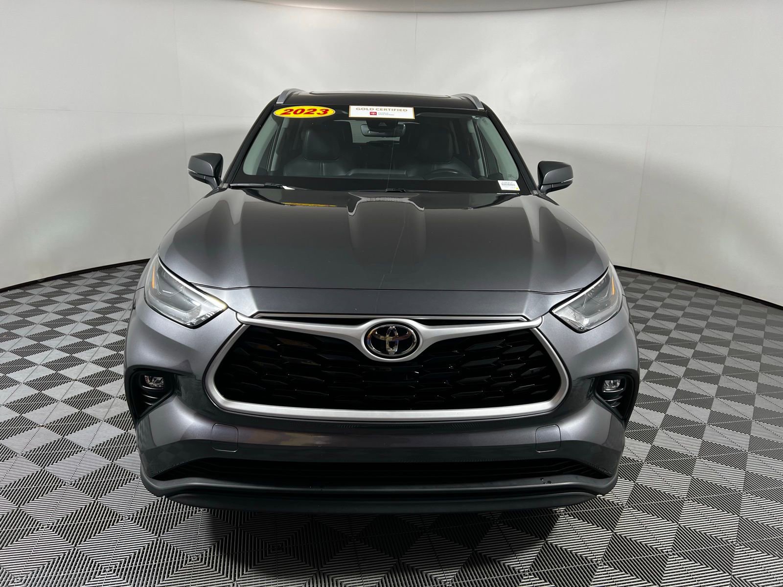 Certified 2023 Toyota Highlander XLE image 31