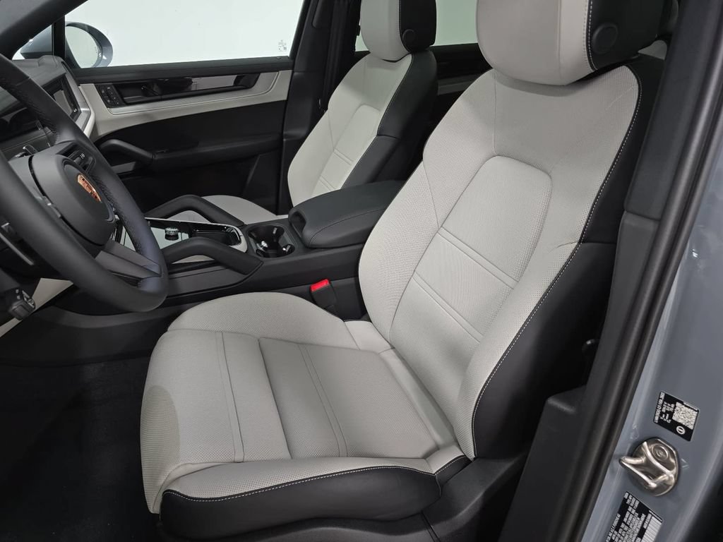 New 2026 Porsche Cayenne S AWD/4WD image 5