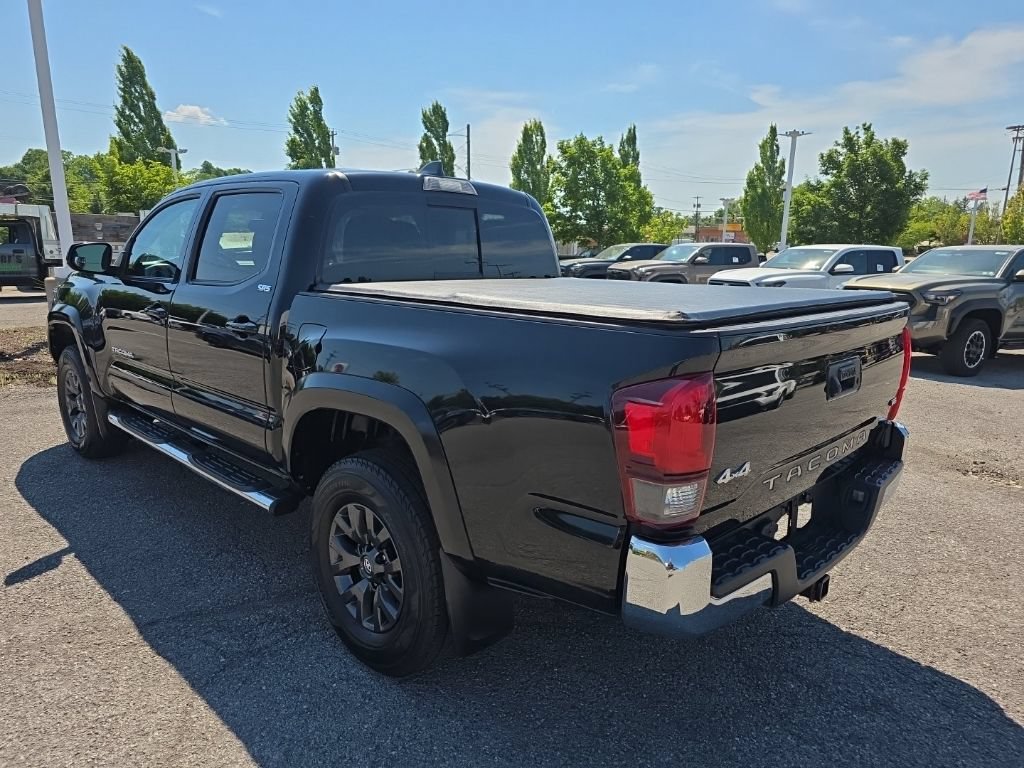 Used 2022 Toyota Tacoma SR5 AWD/4WD image 4