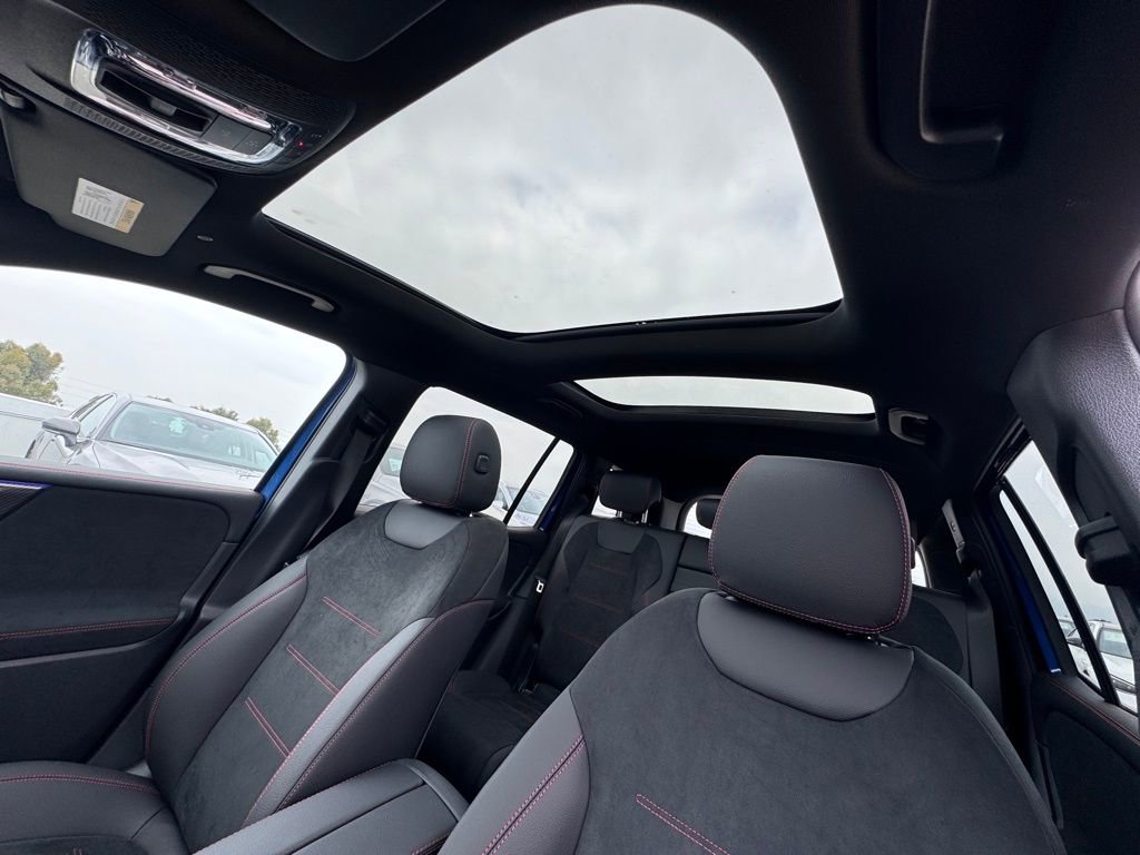 New 2024 Mercedes-Benz GLB 250 image 19