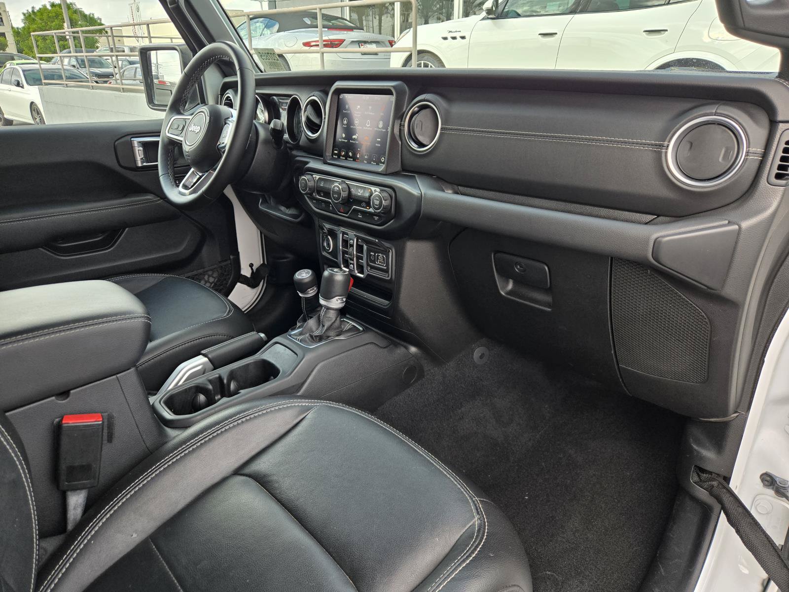 Used 2021 Jeep Wrangler Unlimited Sahara AWD/4WD image 34