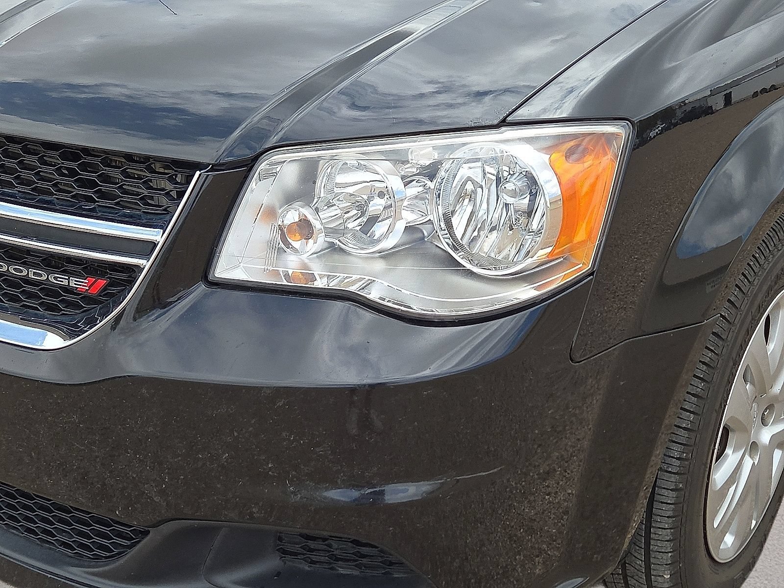 Used 2018 Dodge Grand Caravan SE w/ UConnect Hands-Free Group FWD image 6