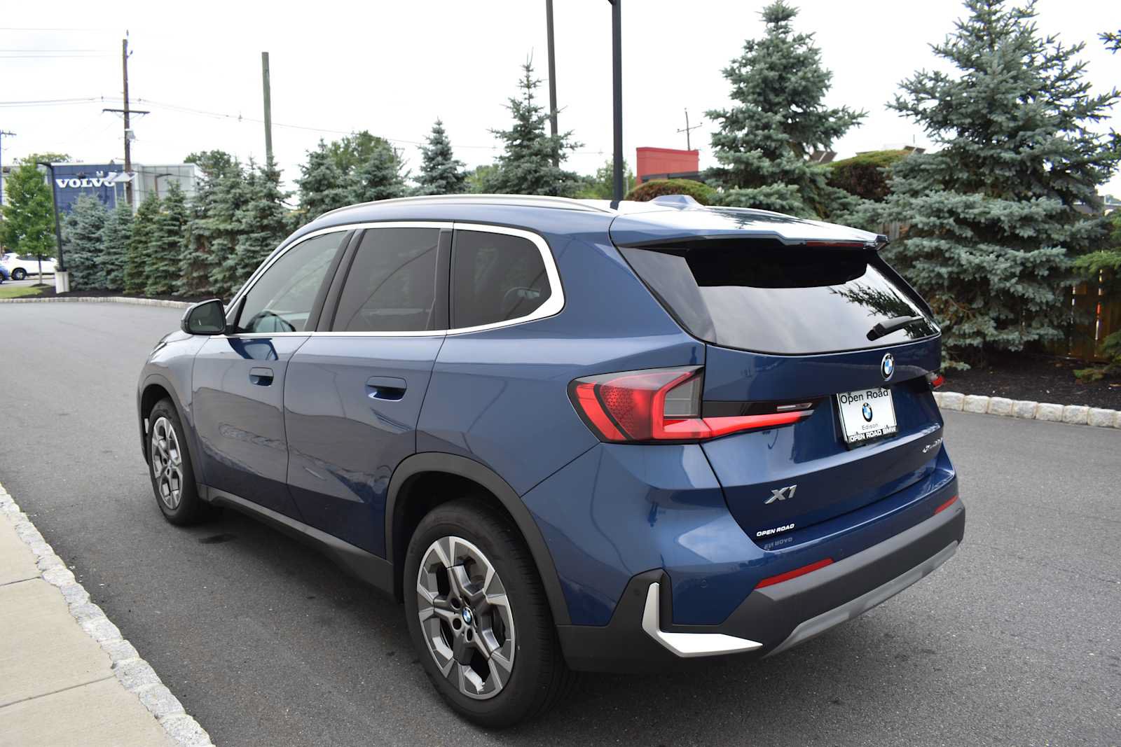 Used 2023 BMW X1 xDrive28i w/ Convenience Package AWD/4WD image 7