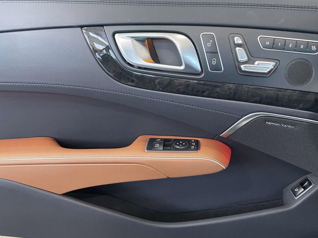 Used 2019 Mercedes-Benz SL 550 image 30