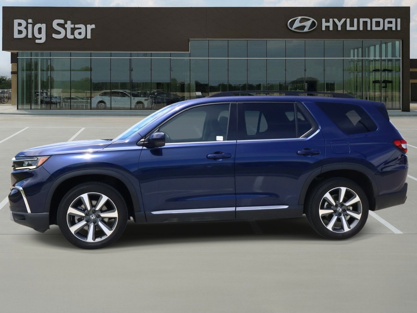 Used 2025 Honda Pilot Elite image 2