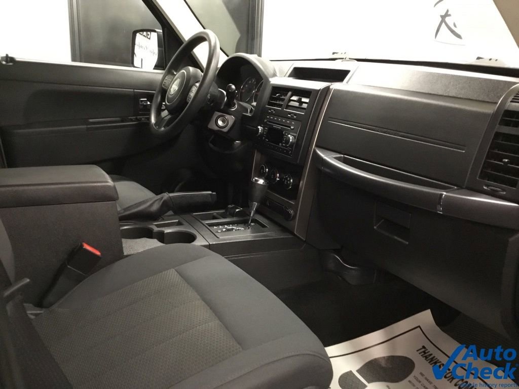 Used 2012 Jeep Liberty Sport AWD/4WD image 17
