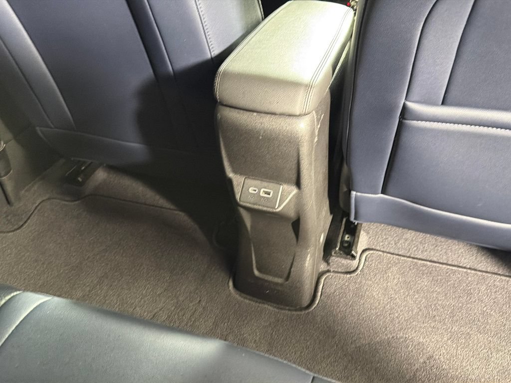 Used 2023 Chevrolet Bolt EUV Premier FWD image 31