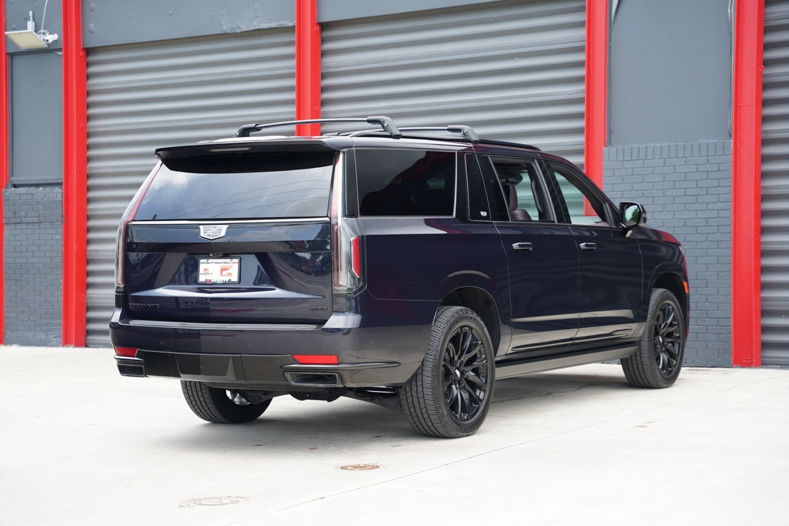 Used 2023 Cadillac Escalade ESV Sport Platinum w/ LPO, ONYX Package RWD image 8