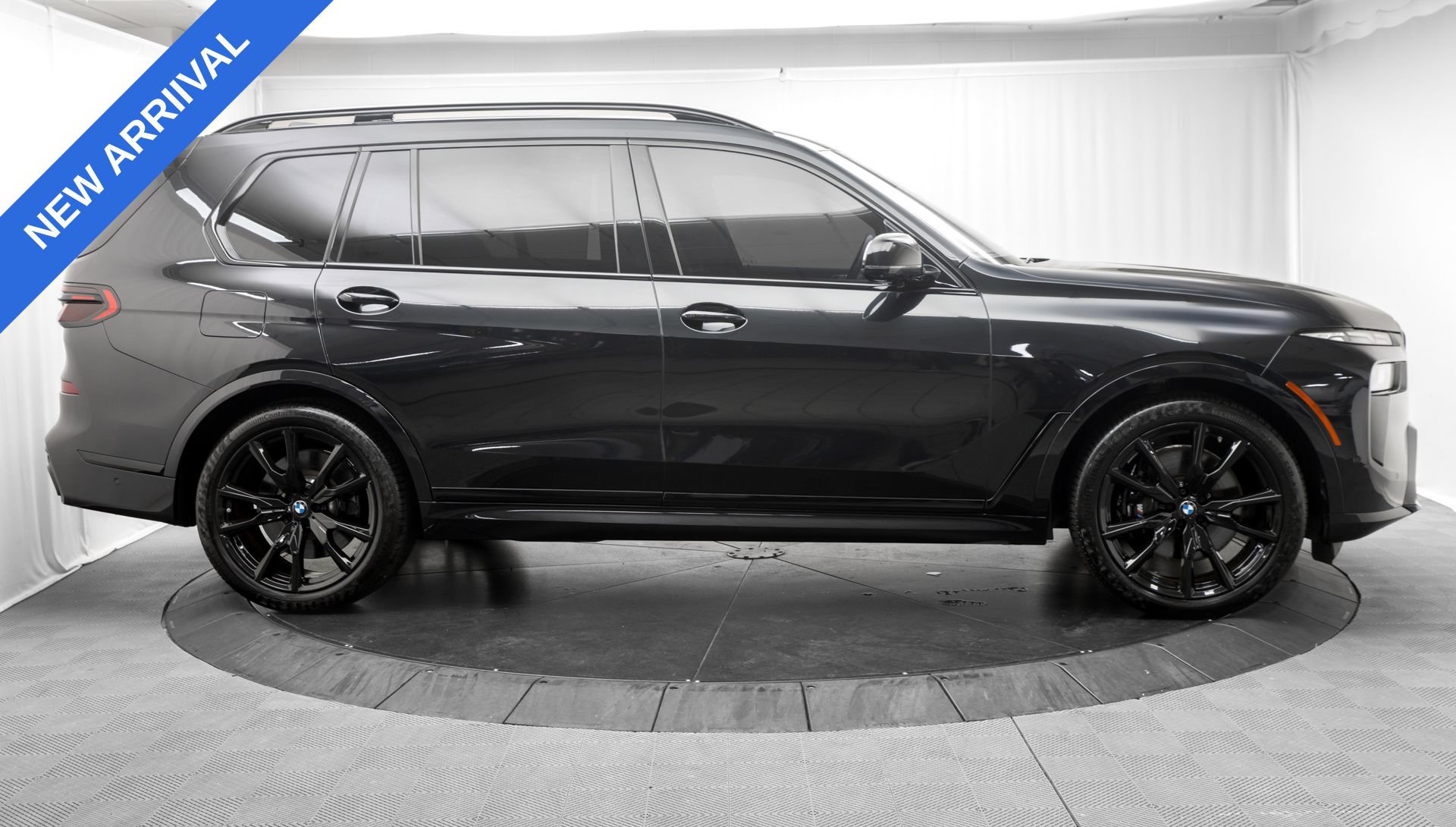 Used 2025 BMW X7 M60i w/ Executive Package AWD/4WD image 8