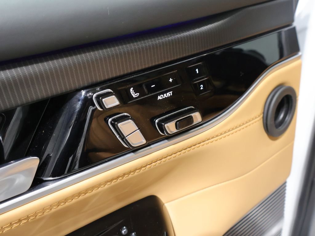 Used 2024 Jeep Grand Wagoneer Series III w/ Rear Seat Video Group 1 AWD/4WD image 13