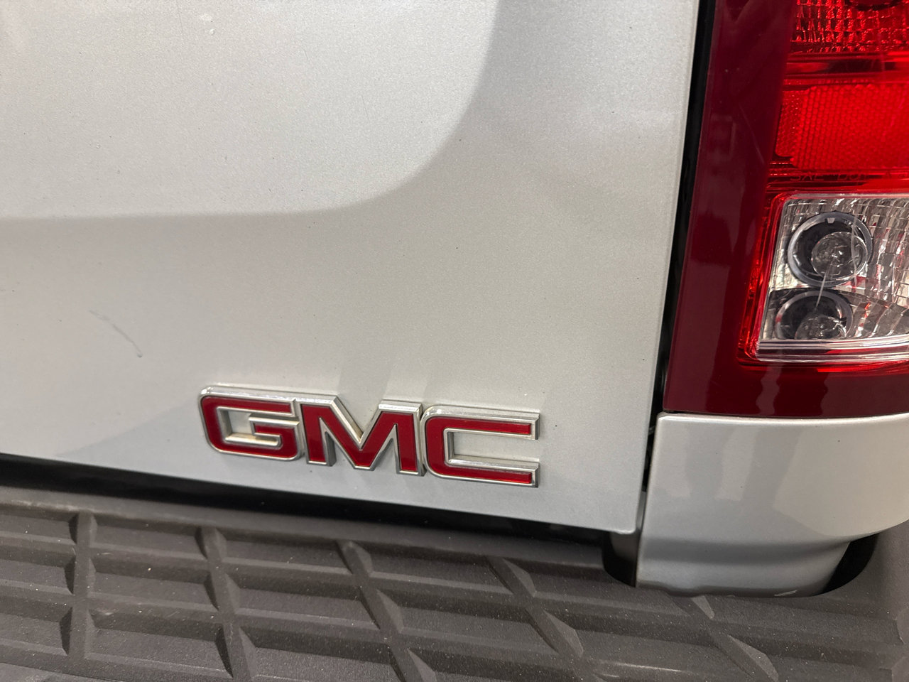 Used 2010 GMC Sierra 1500 SLE w/ Texas Edition image 78