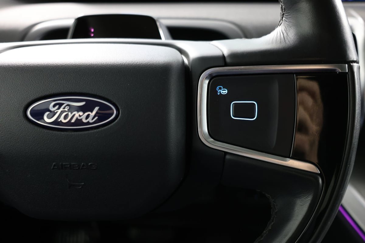 Used 2025 Ford Expedition Platinum AWD/4WD image 29