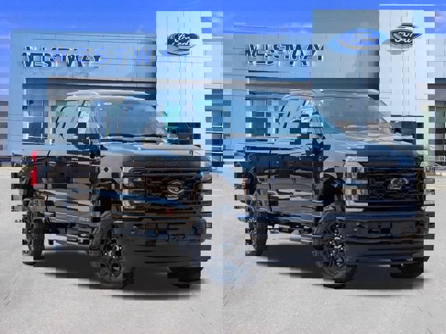 New 2026 Ford F350 Lariat w/ Black Appearance Package image 31