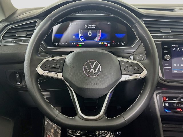 Certified 2023 Volkswagen Tiguan SE w/ Panoramic Sunroof Package AWD/4WD image 11