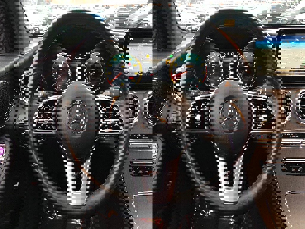 Used 2022 Mercedes-Benz GLC 300 4MATIC w/ Driver Assistance Package image 18