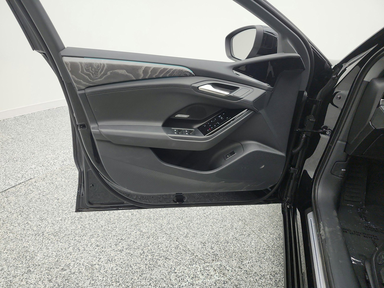 Used 2025 Audi A6 e-tron Premium Plus w/ Premium Plus image 11