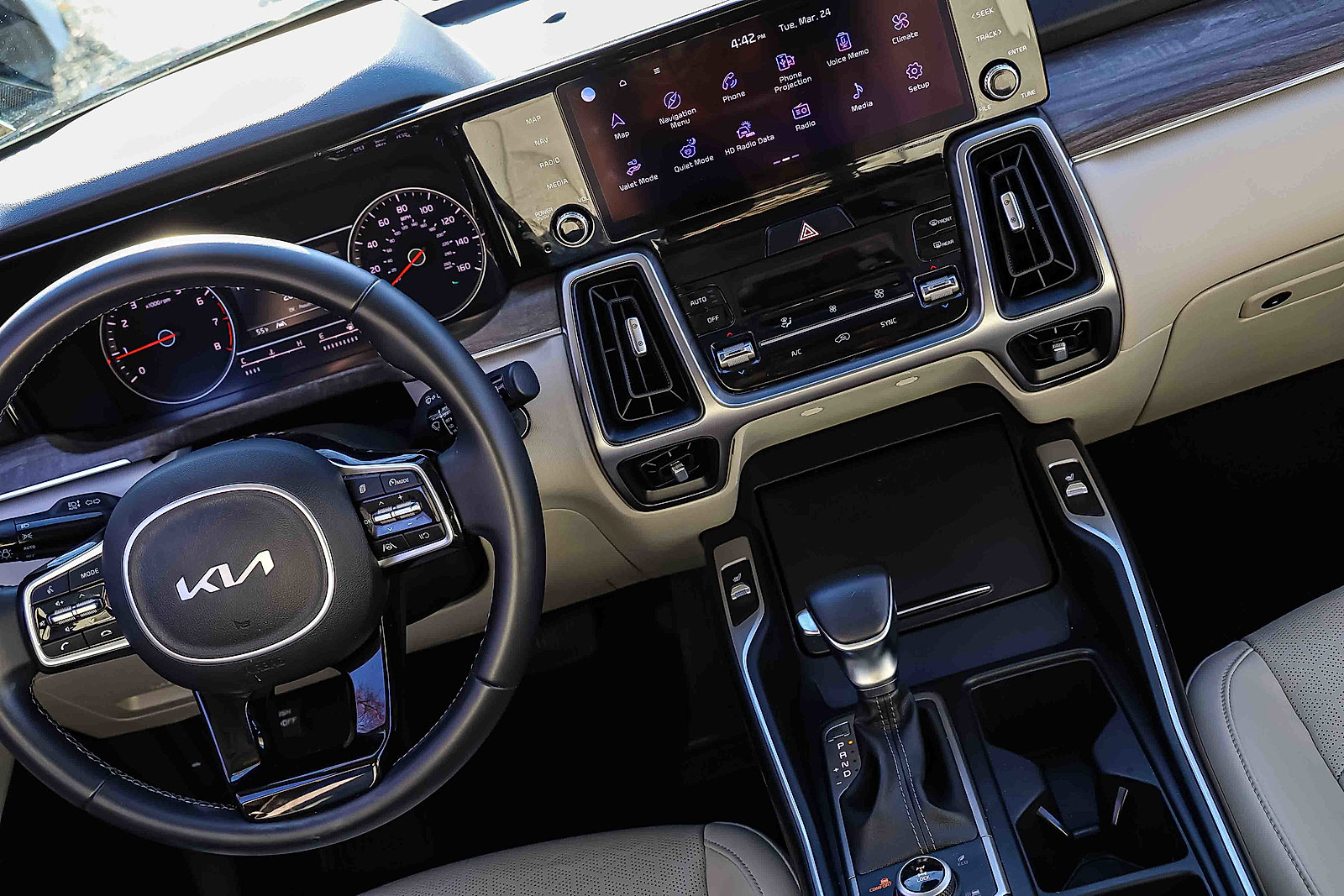 Certified 2023 Kia Sorento S w/ Panoramic Sunroof Package image 19