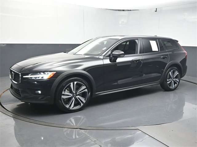 Used 2024 Volvo V60 B5 Cross Country Plus image 4
