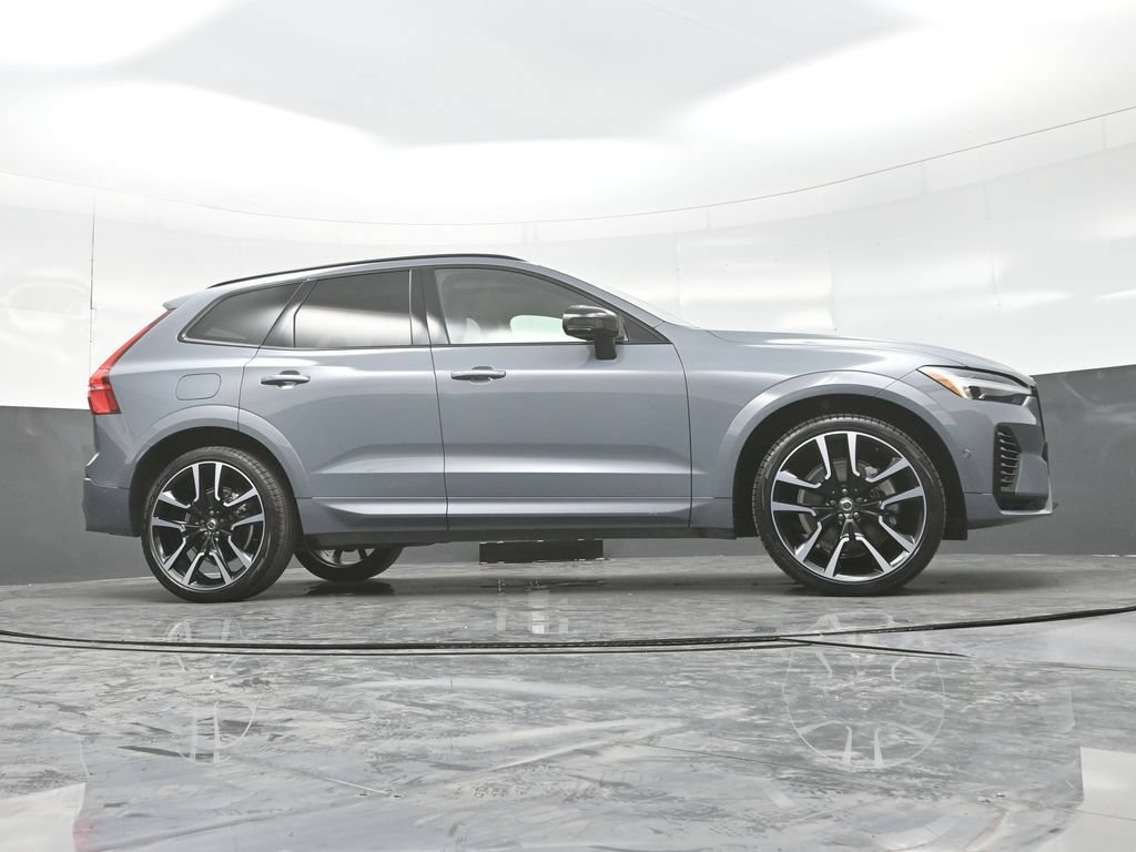Used 2024 Volvo XC60 T8 Ultimate AWD/4WD image 28