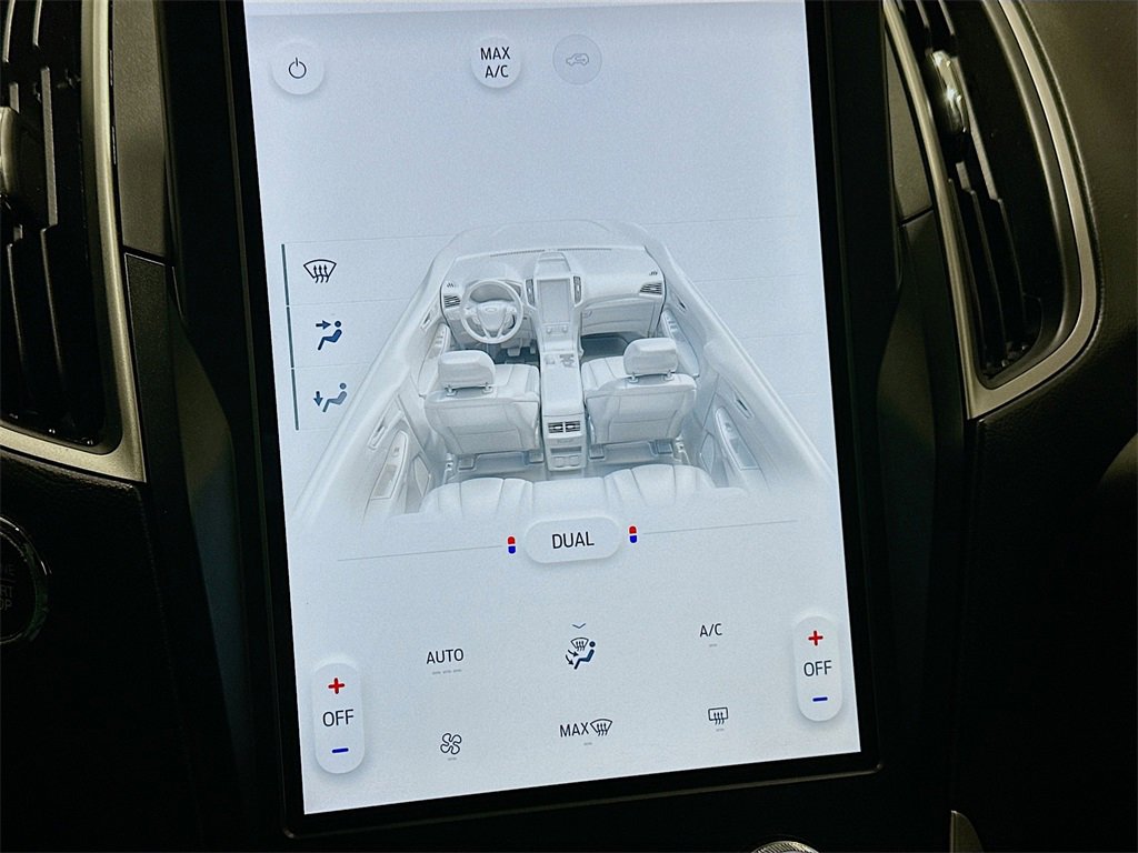 Used 2022 Ford Edge SE w/ Black Appearance Package image 15