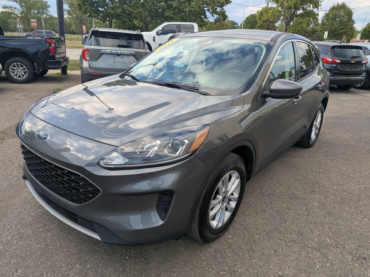Used 2021 Ford Escape SE w/ Convenience Package AWD/4WD image 3