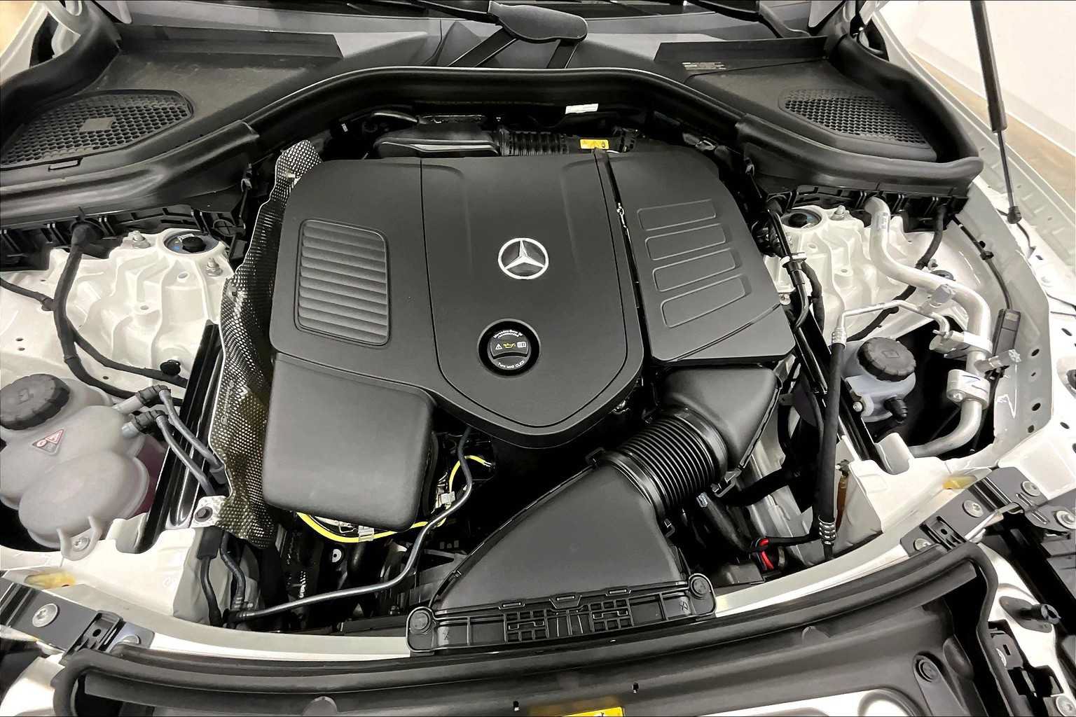 New 2025 Mercedes-Benz GLC 300 image 16
