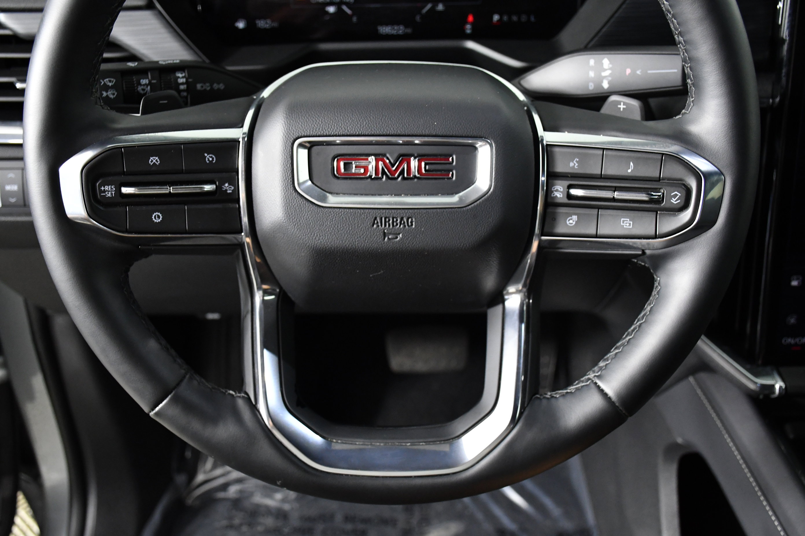 Used 2025 GMC Acadia Elevation image 10